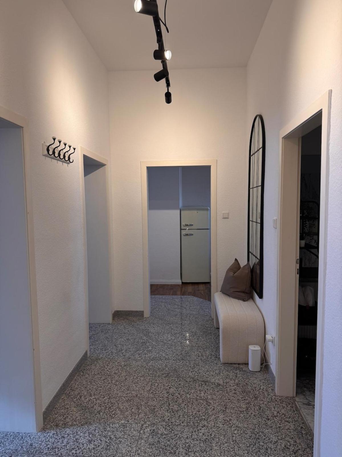 Apartment 3-raum-city-apartment Ost-1