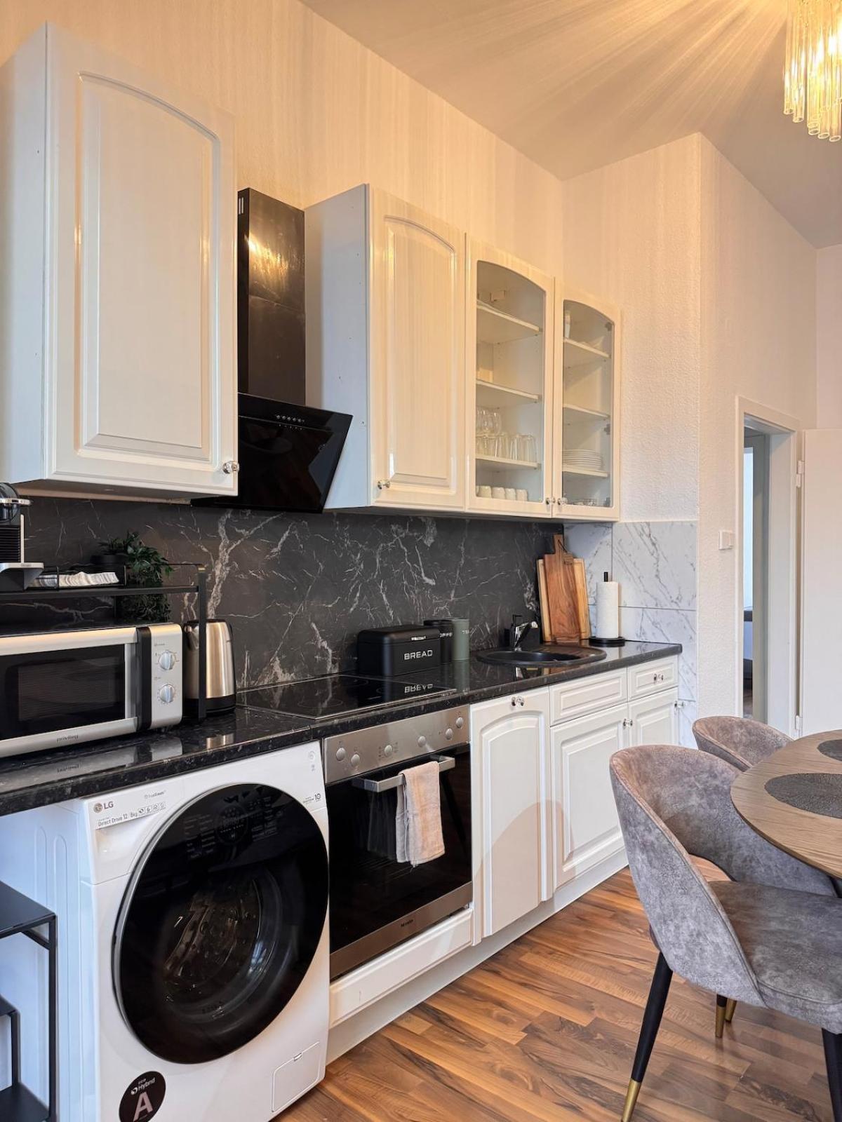 Apartment 3-raum-city-apartment Ost-1 *